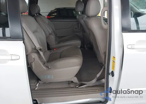 2004 Toyota Sienna Xle из США, поврежденный, VIN 5TDZA22C14S211105